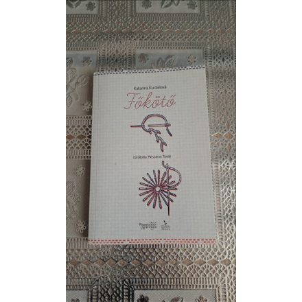 Katarina Kucbelová Főkötő