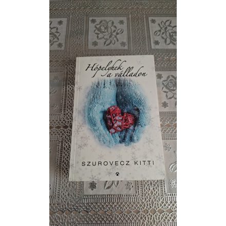 Szurovecz Kitti Hópelyhek a válladon
