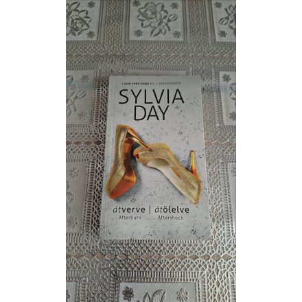 Sylvia Day Átverve - Átölelve
