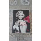 Dr. Bond, Almah. A díványon: Marilyn Monroe